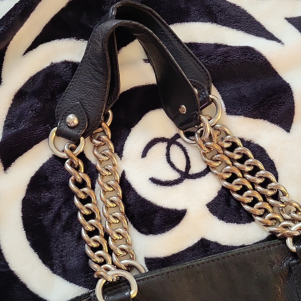 Versace Black Leather Studded Tote with Gold Chain Handles - Picture 4 of 15